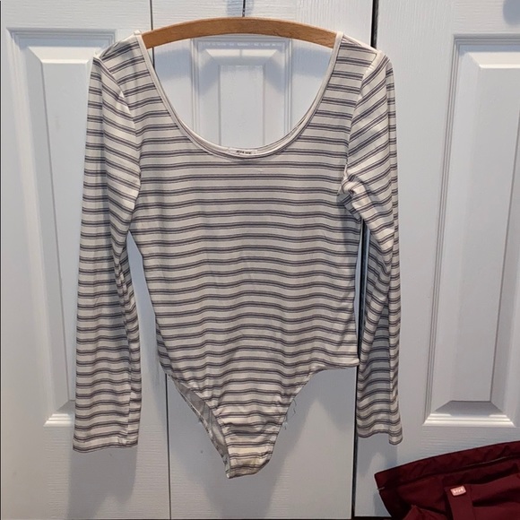 Long sleeves/ flannels/ cropped sweater - Picture 7 of 8